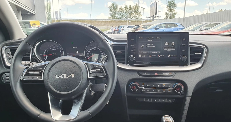 Kia Ceed cena 98900 przebieg: 19700, rok produkcji 2023 z Brwinów małe 704